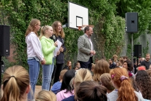 Ehrungen am Schulfest für engagierte Schülerinnen